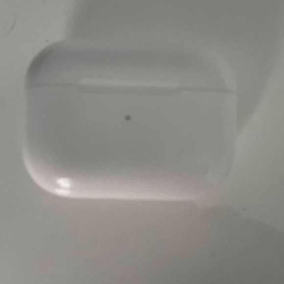 Air pod pro gen 2 - Picture 2 of 4